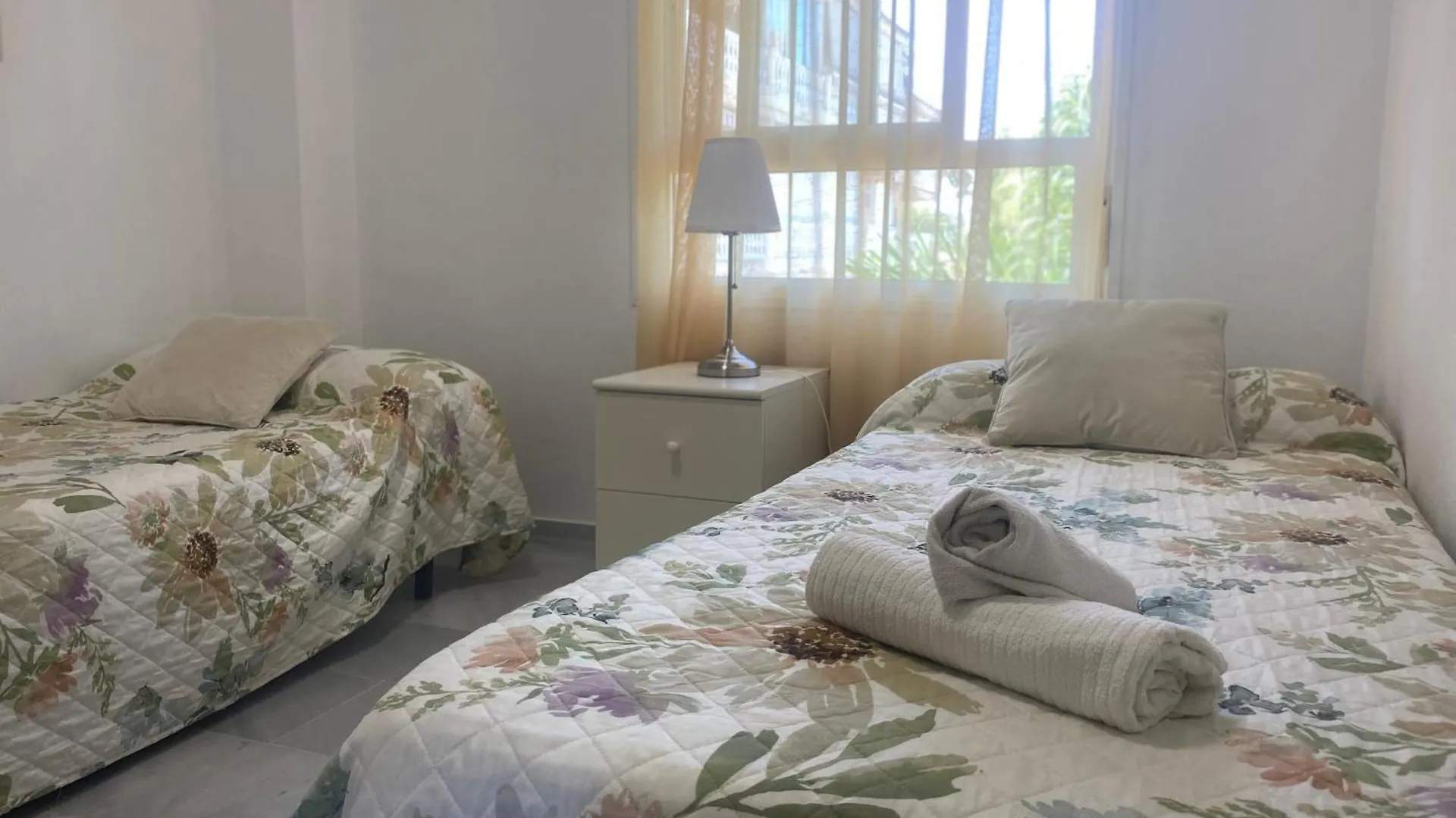 Carihuela Plaza Del Remo Apartman Torremolinos Spanyolország